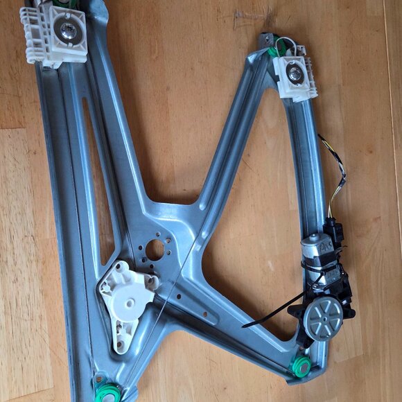 Smart Car Part A451720046 Right Window Regulator (285) - Picture 1 of 2